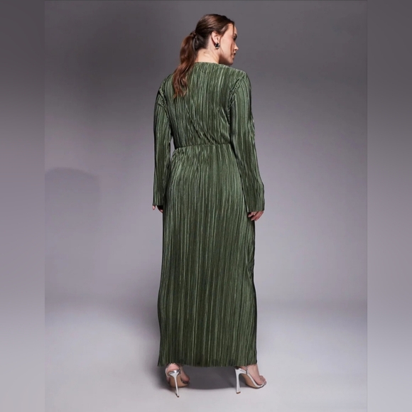 Asos Designe Curve Plisse Long Sleeve Wrap Tie Waist Maxi Dress In Khaki Green - Picture 3 of 7